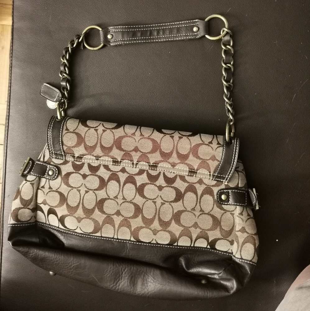 Coach - Picture 2 of 6